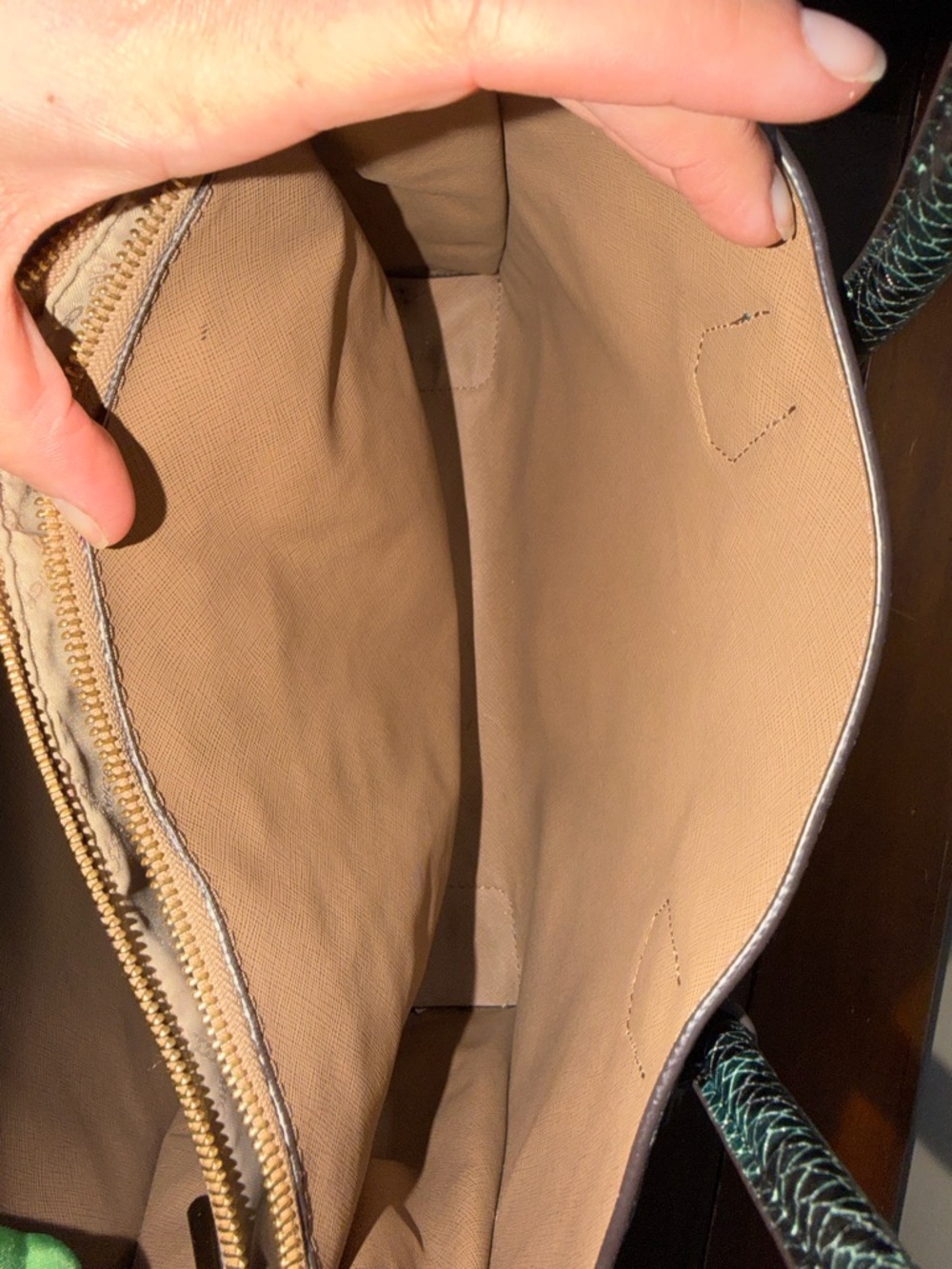 EUC Michael Kors Green Snake-Embossed Leather Tote with Green Scarf Accent - Picture 12 of 16